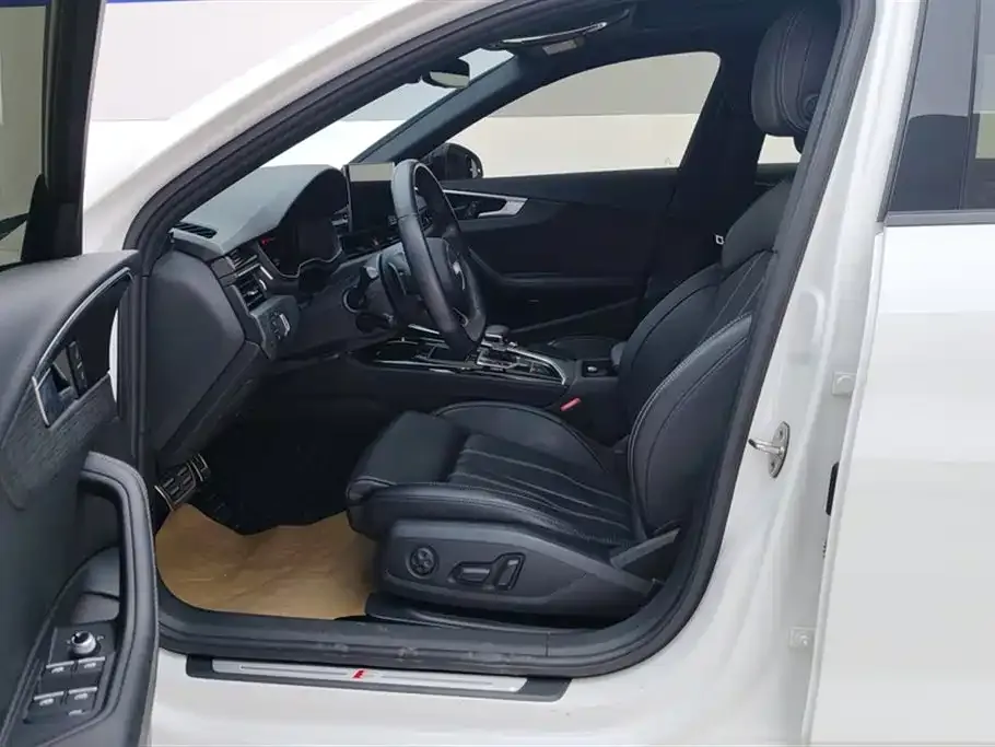 Audi A4L 2023 из CN, фото 6