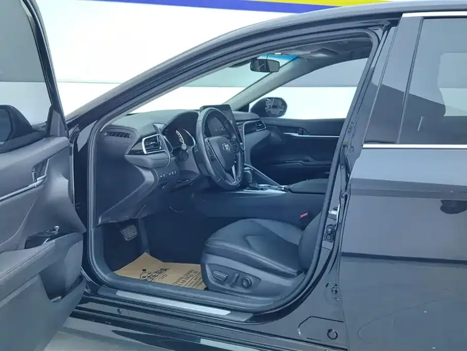 Toyota Camry 2021 из CN, фото 9