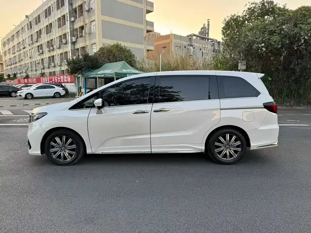 Honda Odyssey 2023 из CN, фото 4