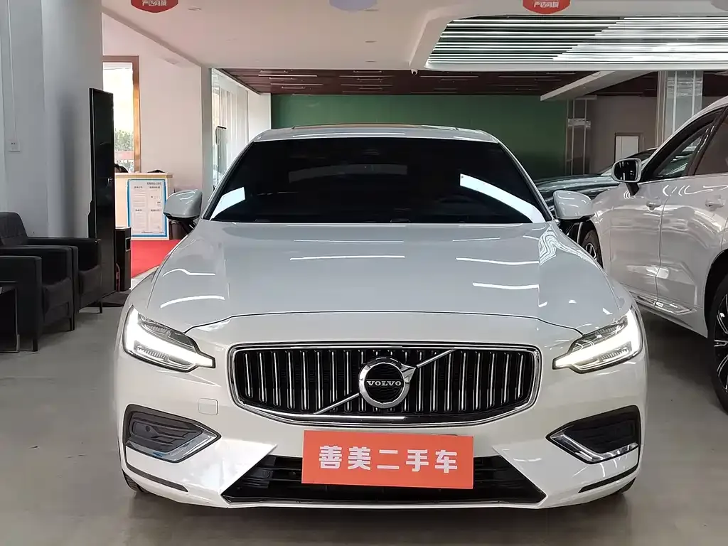 Volvo S60 2021 из CN, фото 2