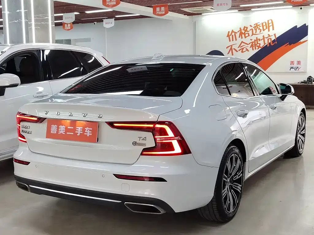 Volvo S60 2021 из CN, фото 4
