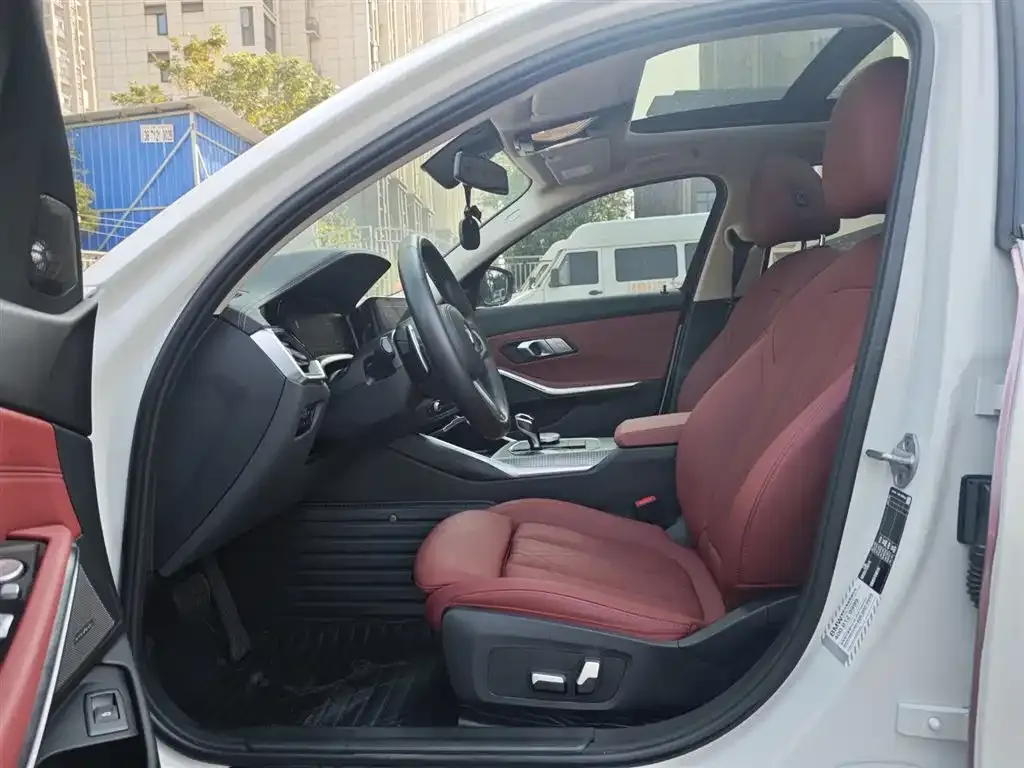 BMW 3 Series 2022 из CN, фото 4