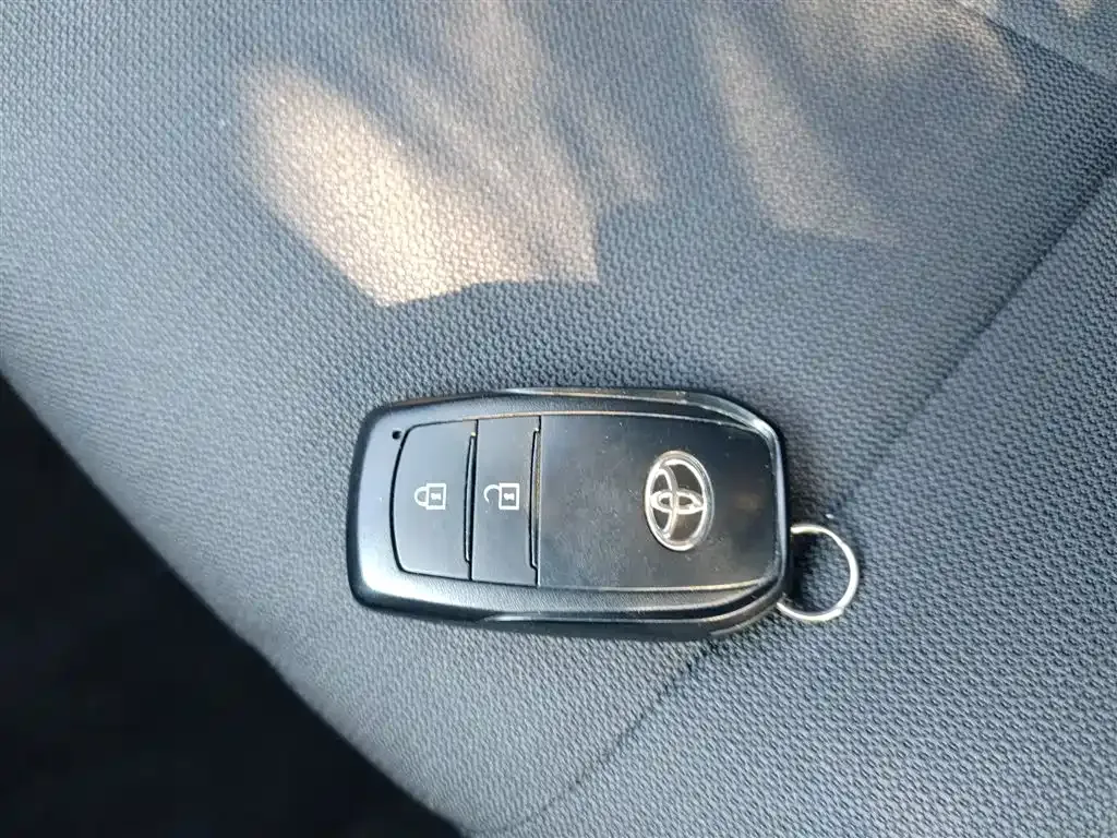 Toyota Corolla Cross 2022 из CN, фото 10