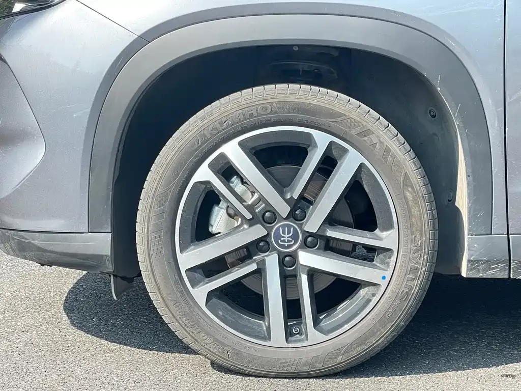 BYD L DM-i — фото 6