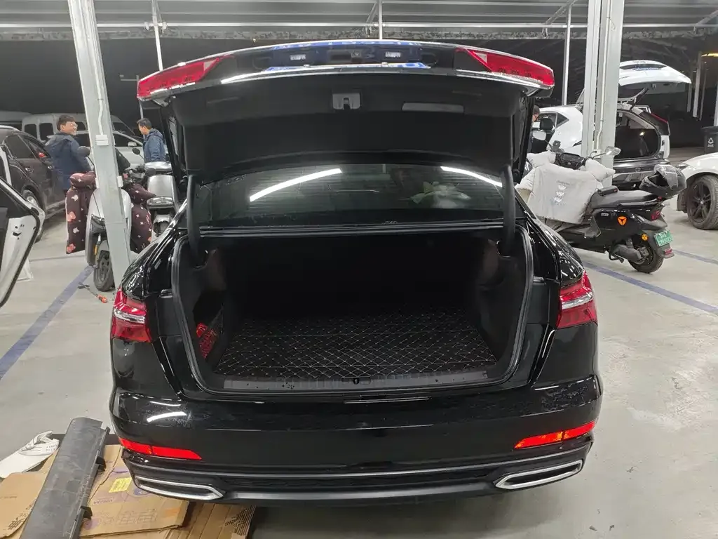 Audi A6L 2022 из CN, фото 5