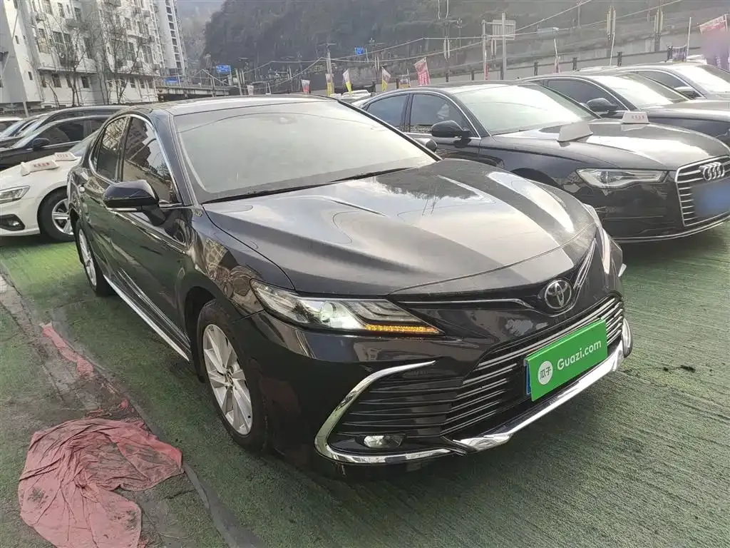 Toyota Camry — фото 5