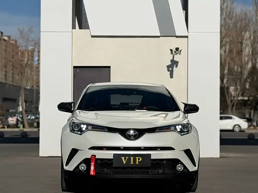 Toyota C-HR — фото 2