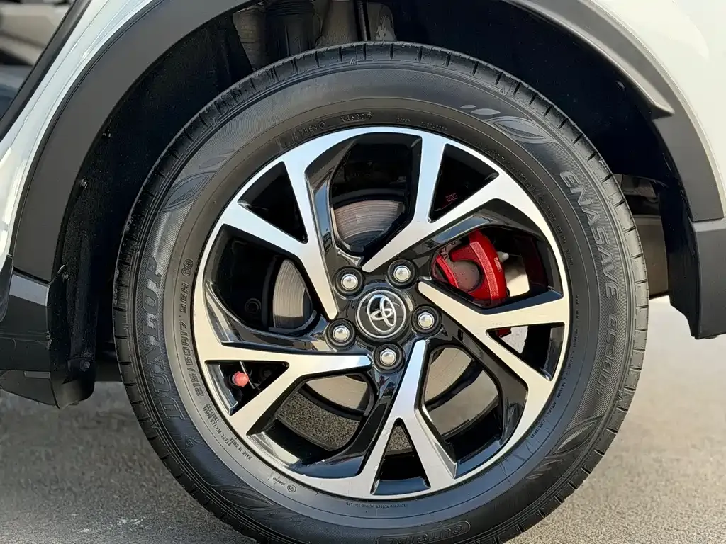 Toyota C-HR — фото 8