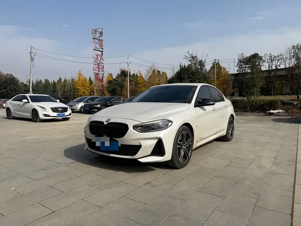 BMW 1 Series 2021 из CN, фото 1