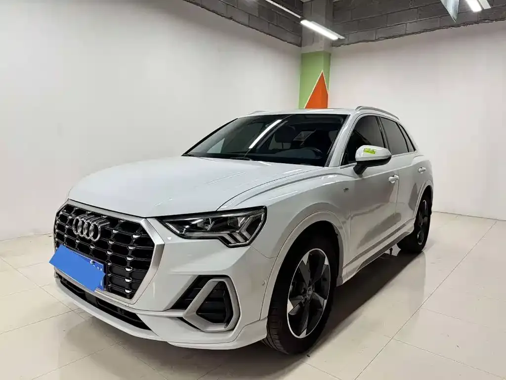 Audi Q3 — фото 1