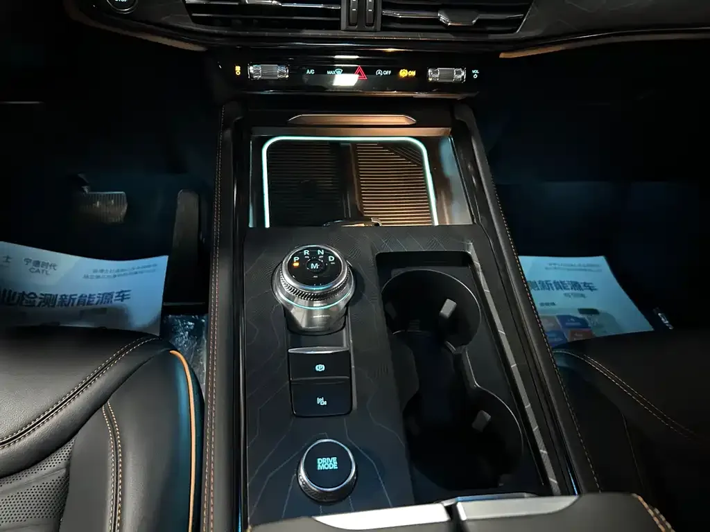 Ford Explorer 2024 из CN, фото 8