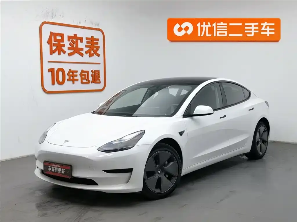 Tesla Model 3 — фото 1