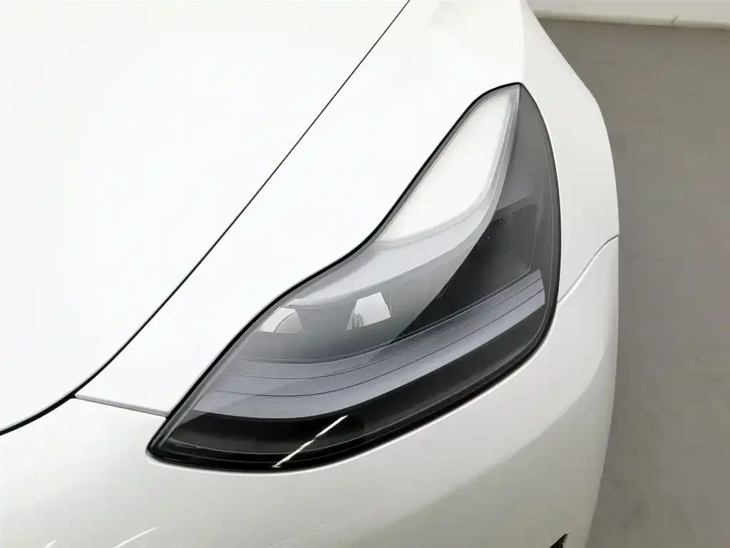 Tesla Model 3 — фото 6