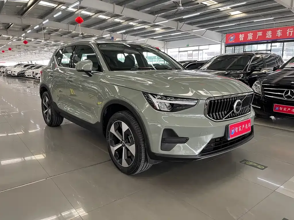 Volvo XC40 — фото 2