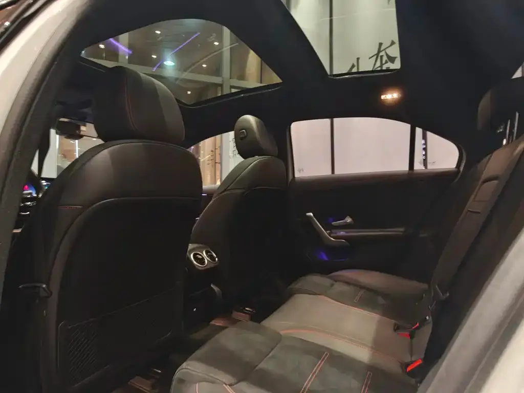Mercedes-Benz A-Class 2023 из CN, фото 10