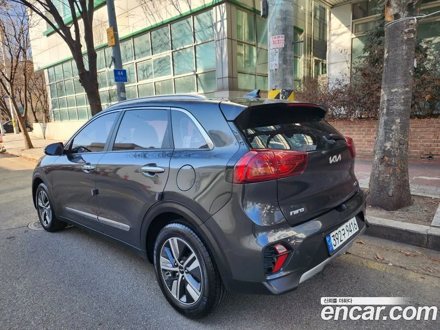 Kia Niro — фото 8