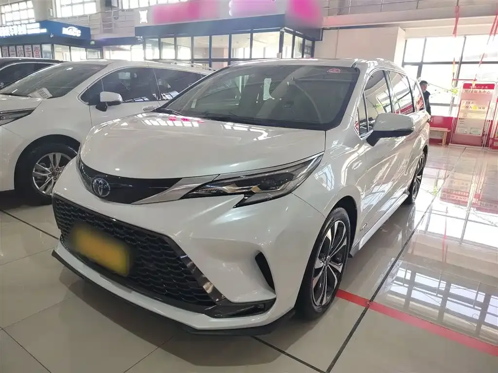 Toyota Granvia 2023 из CN, фото 10