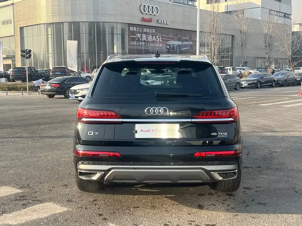 Audi Q7 — фото 3