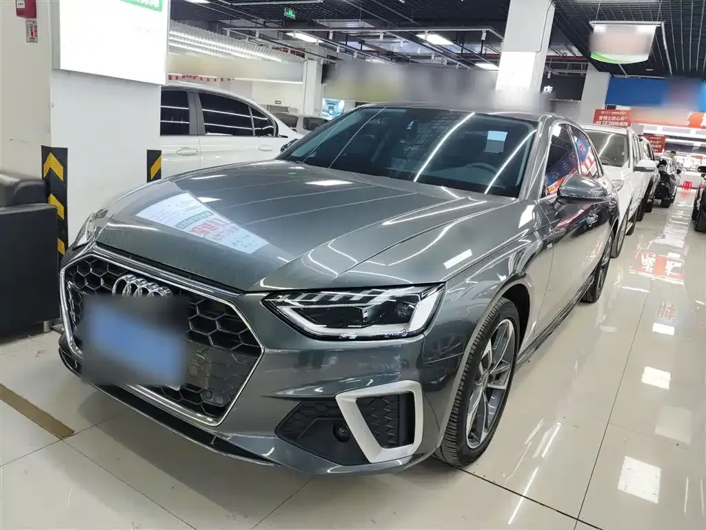 Audi A4L 2022 из CN, фото 1