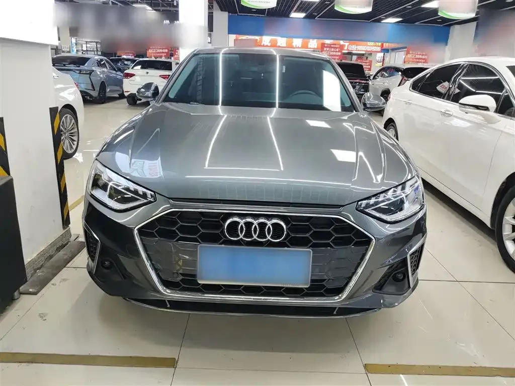 Audi A4L 2022 из CN, фото 3