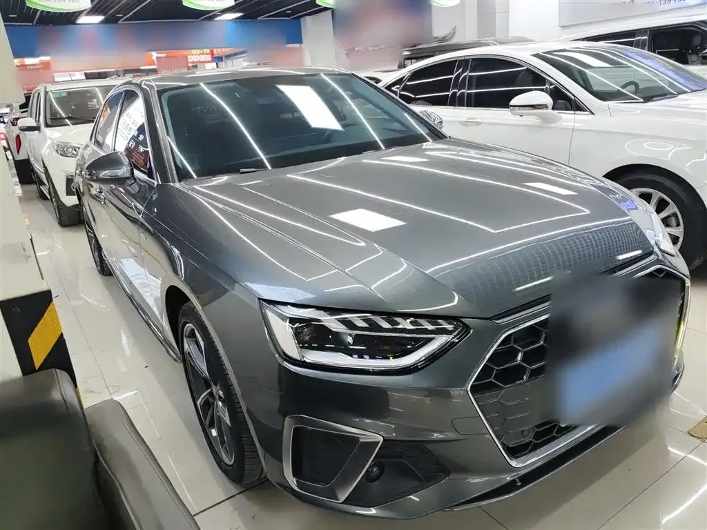 Audi A4L 2022 из CN, фото 4