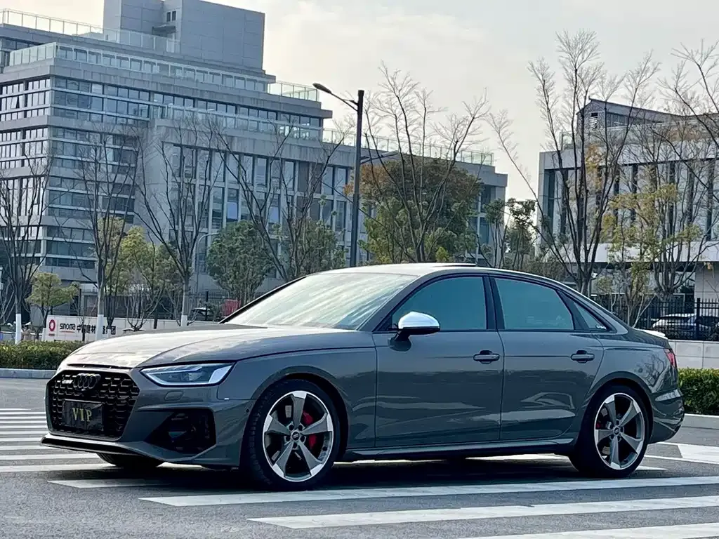 Audi S4