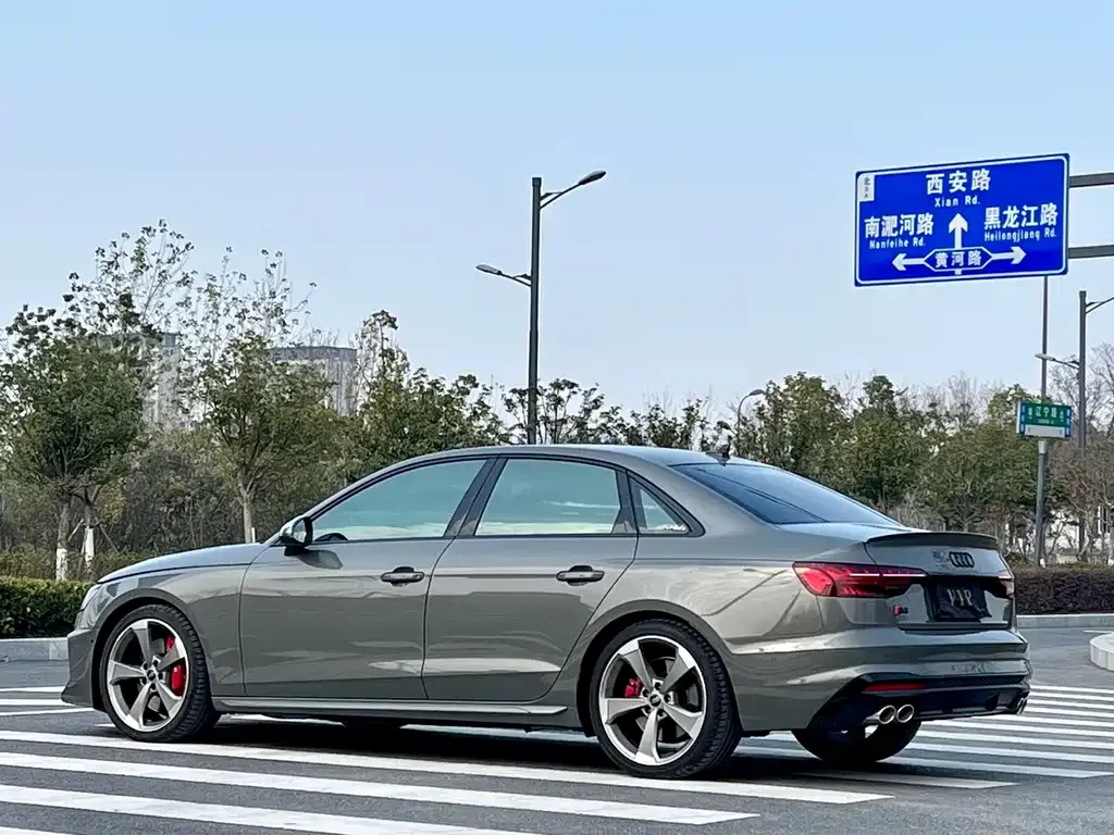 Audi S4 2023 из CN, фото 9