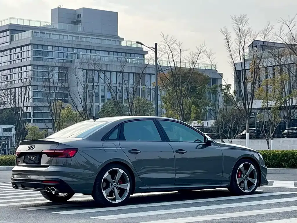 Audi S4 2023 из CN, фото 4