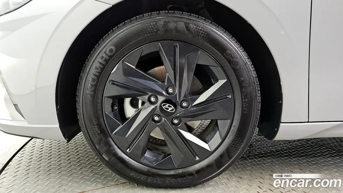 Hyundai AVANTE — фото 4