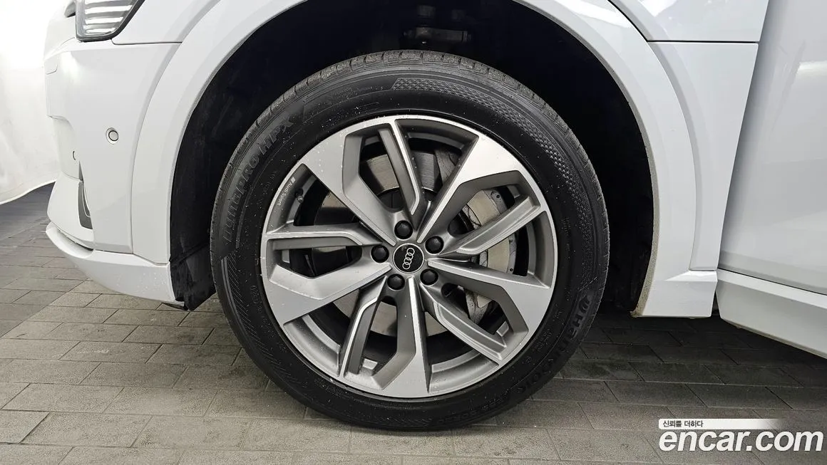 Audi e-tron 2021 из KR, фото 8