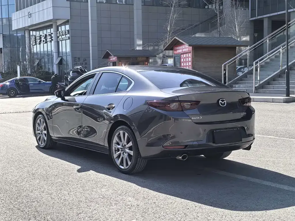 Mazda 3 Axela — фото 4