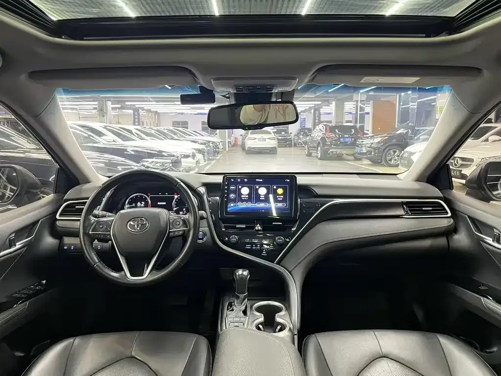 Toyota Camry 2022 из CN, фото 2
