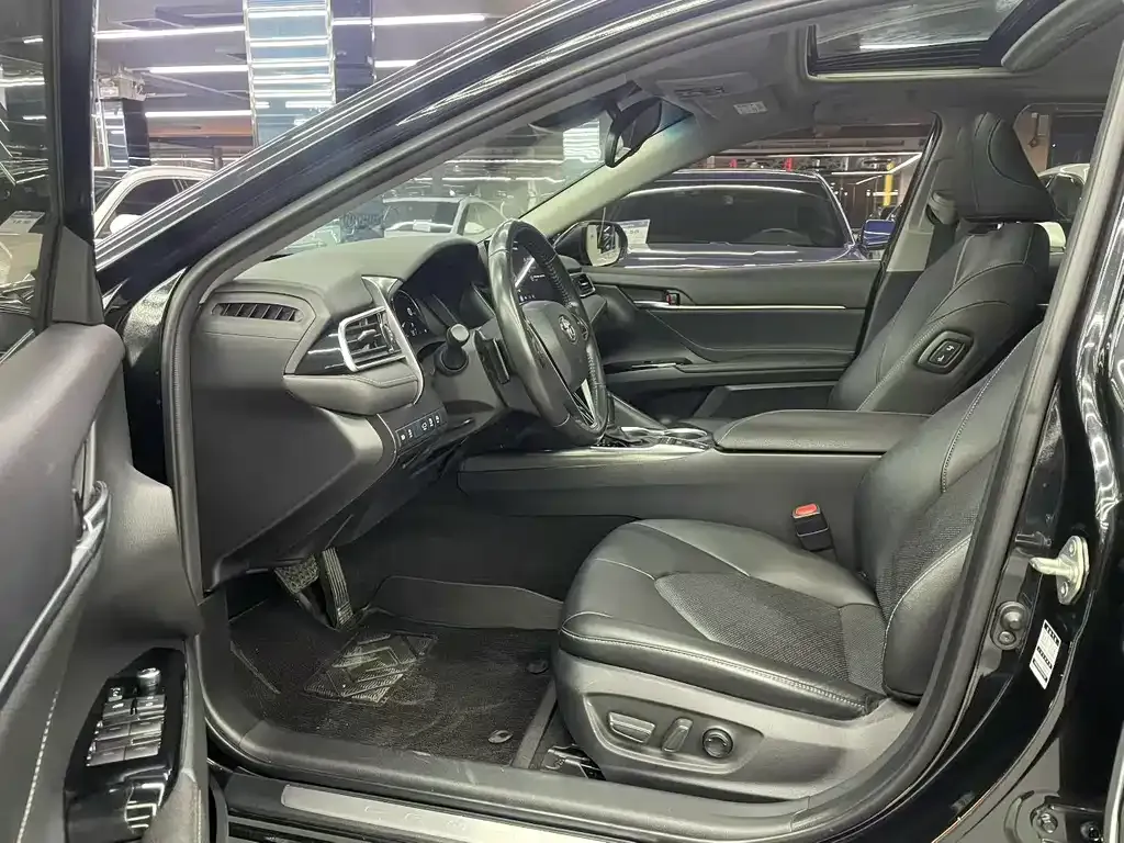 Toyota Camry 2022 из CN, фото 5