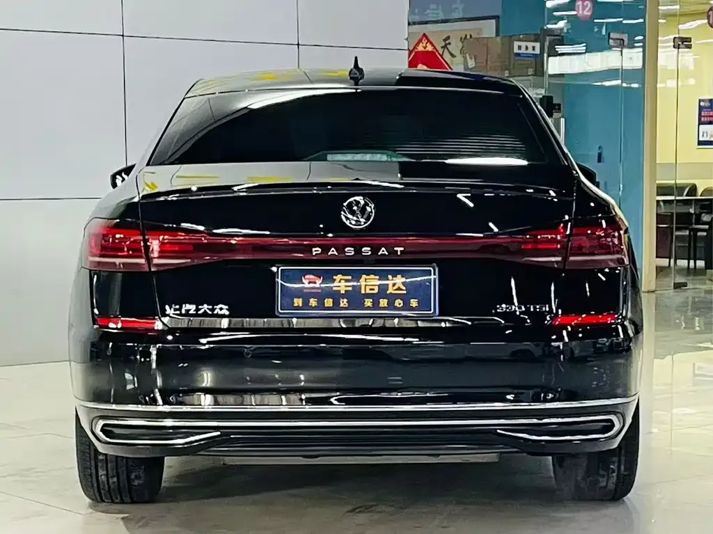 Volkswagen Passat — фото 7