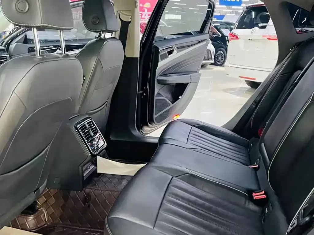 Volkswagen Passat — фото 2