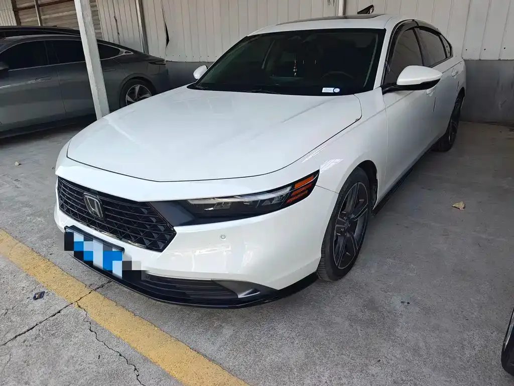 Honda Accord — фото 1
