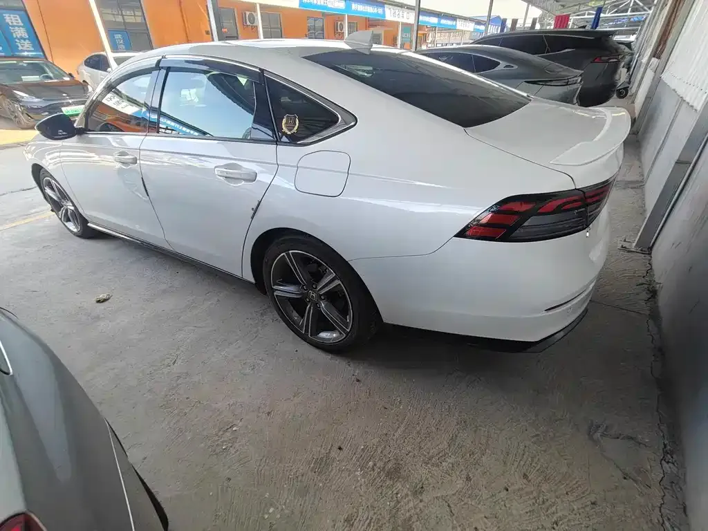 Honda Accord — фото 4