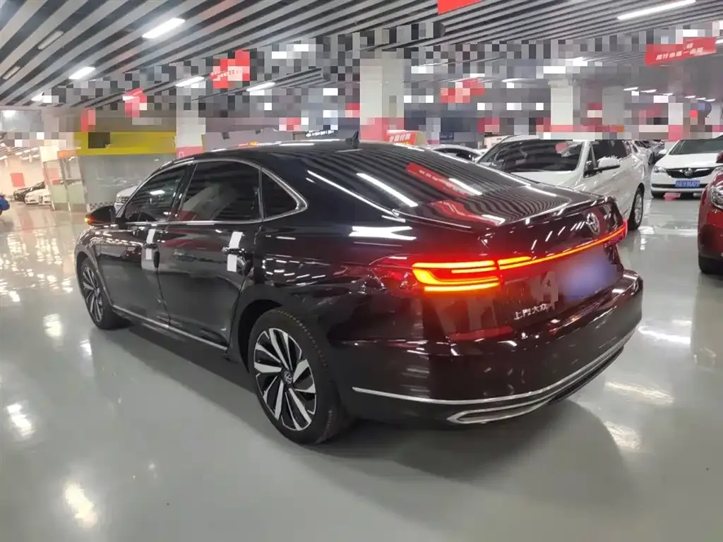 Volkswagen Passat — фото 7