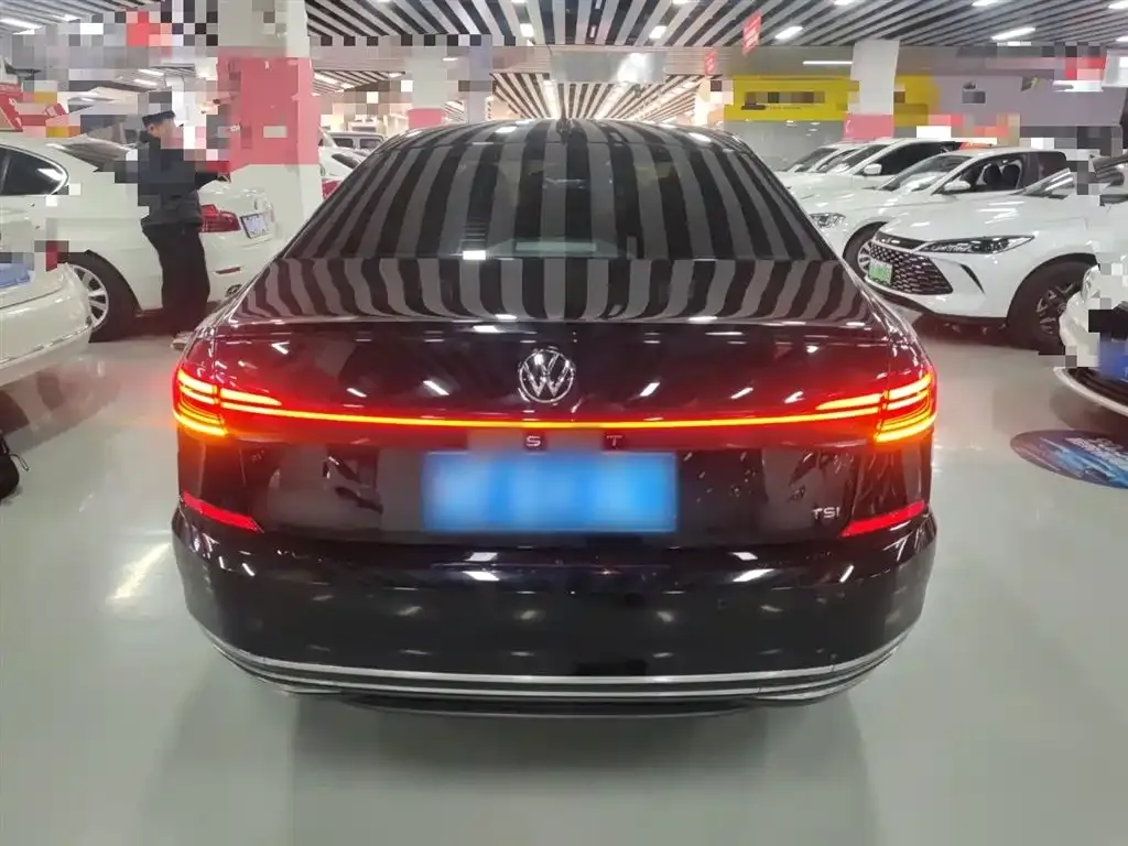 Volkswagen Passat — фото 10