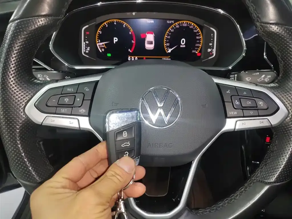 Volkswagen Passat — фото 6