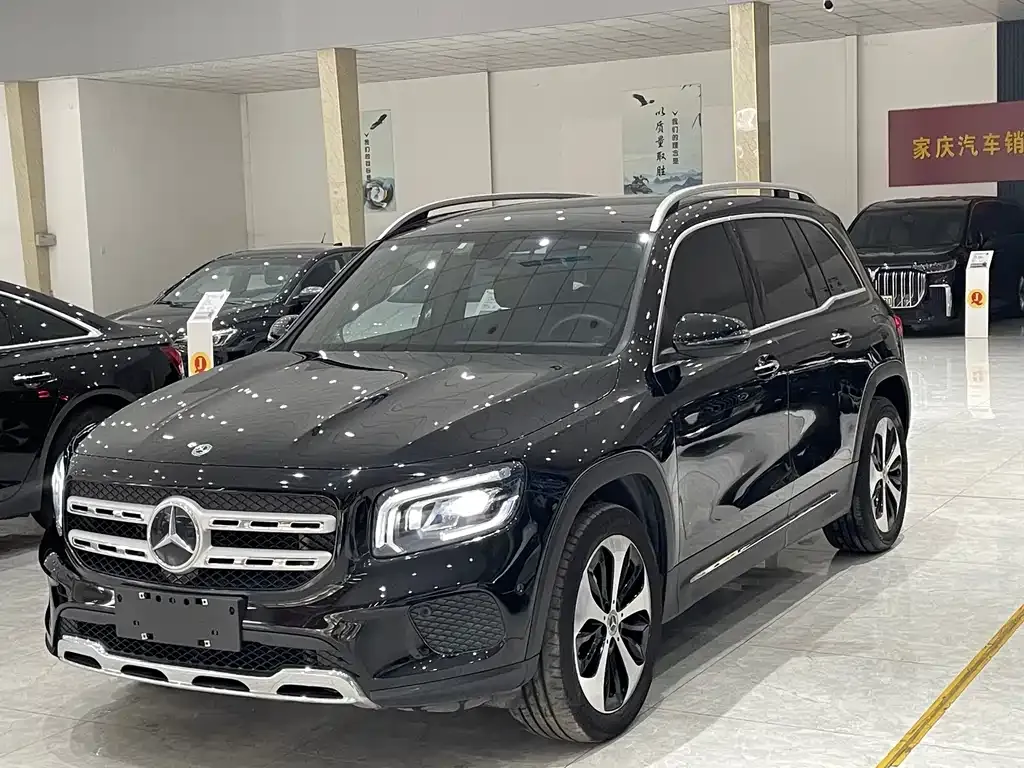 Mercedes-Benz GLB — фото 1