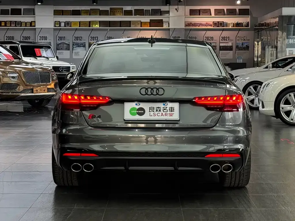 Audi S4 2024 из CN, фото 3