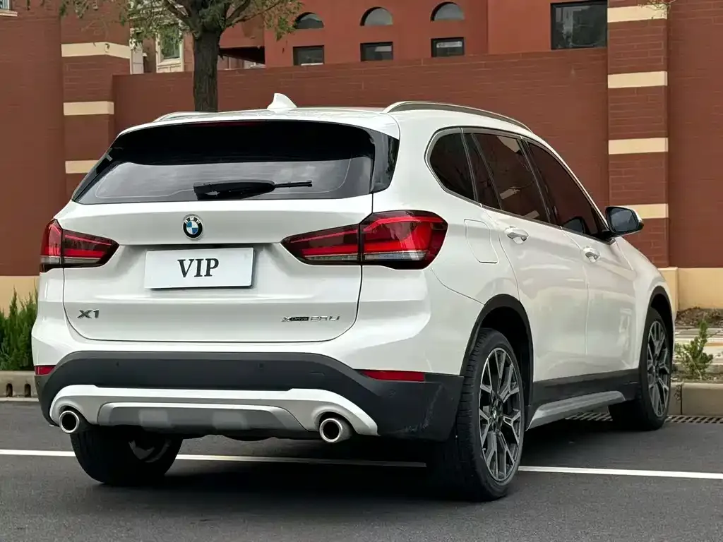 BMW X1 — фото 5