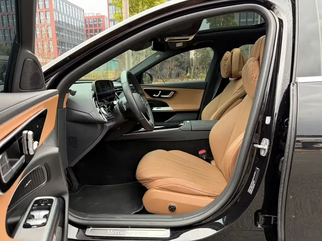 Mercedes-Benz E-Class 2024 из CN, фото 6