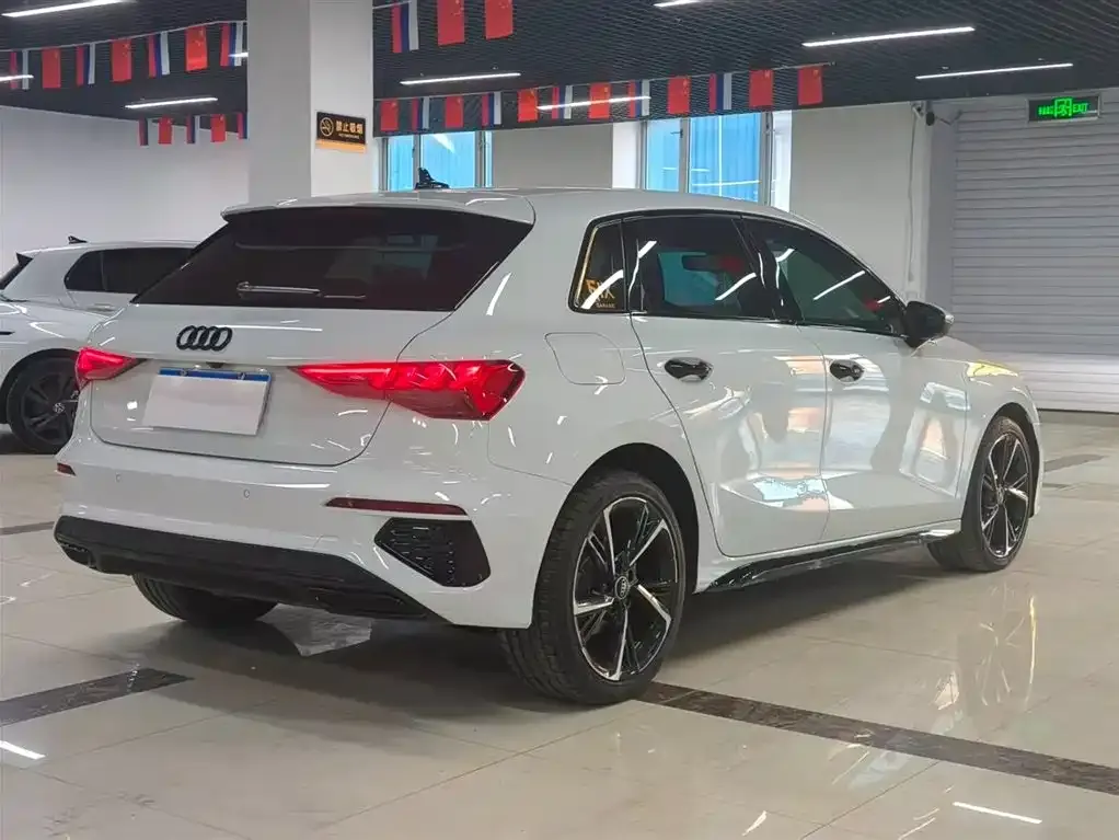 Audi A3 2022 из CN, фото 4