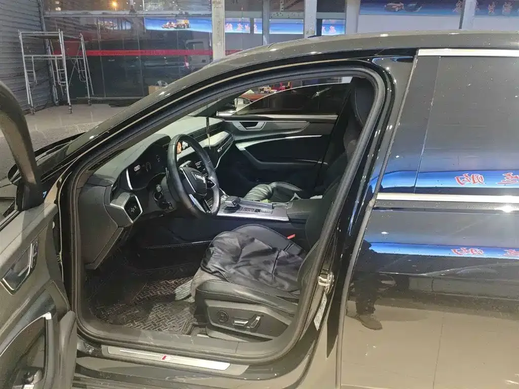 Audi A6L 2024 из CN, фото 6
