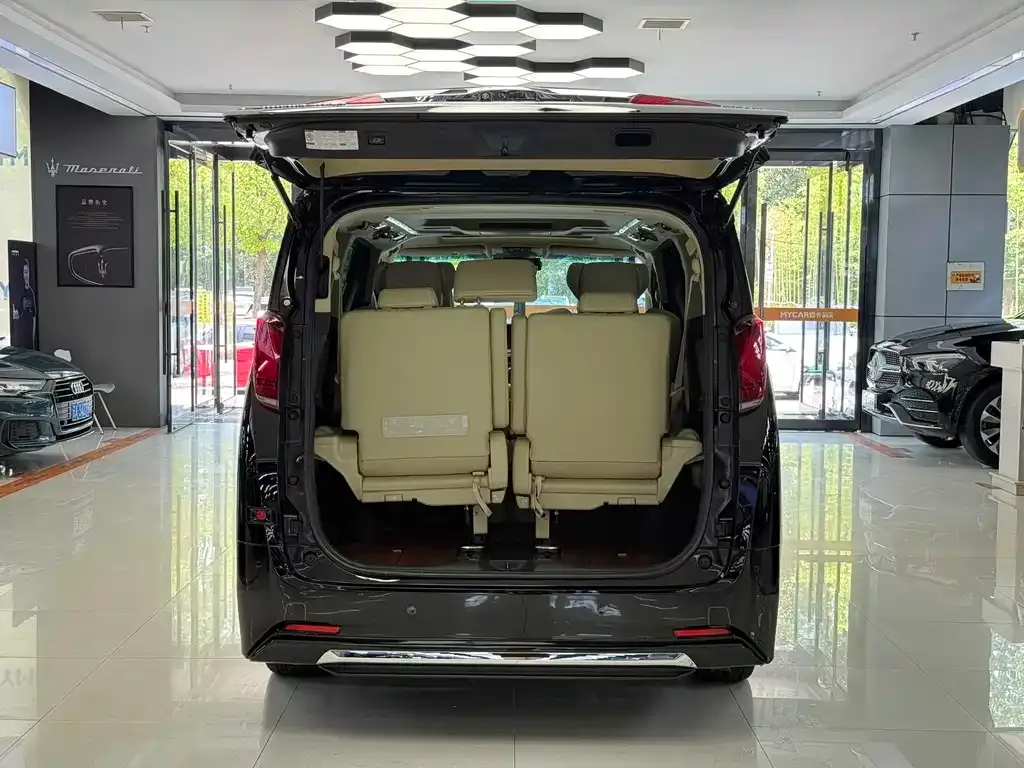 Toyota Alphard 2022 из CN, фото 3