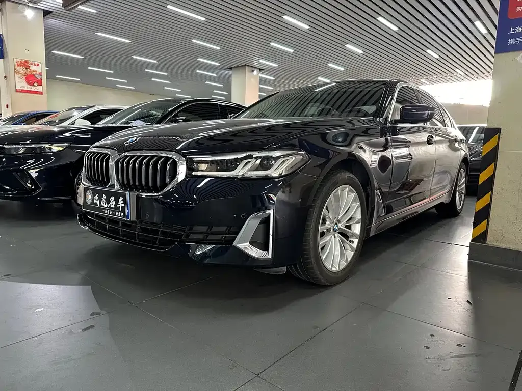BMW 5 Series — фото 1