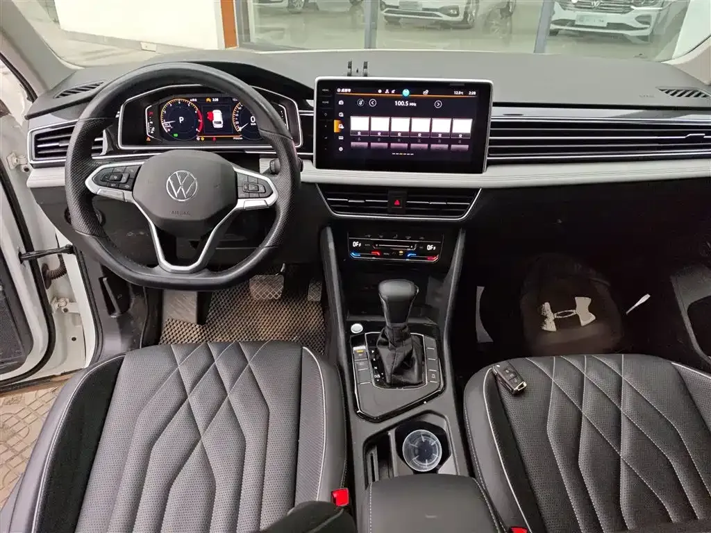 Volkswagen Tiguan L 2023 из CN, фото 10