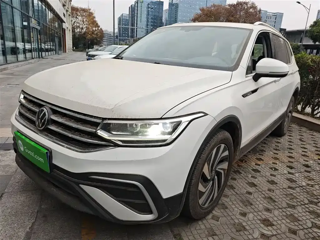 Volkswagen Tiguan L 2023 из CN, фото 3